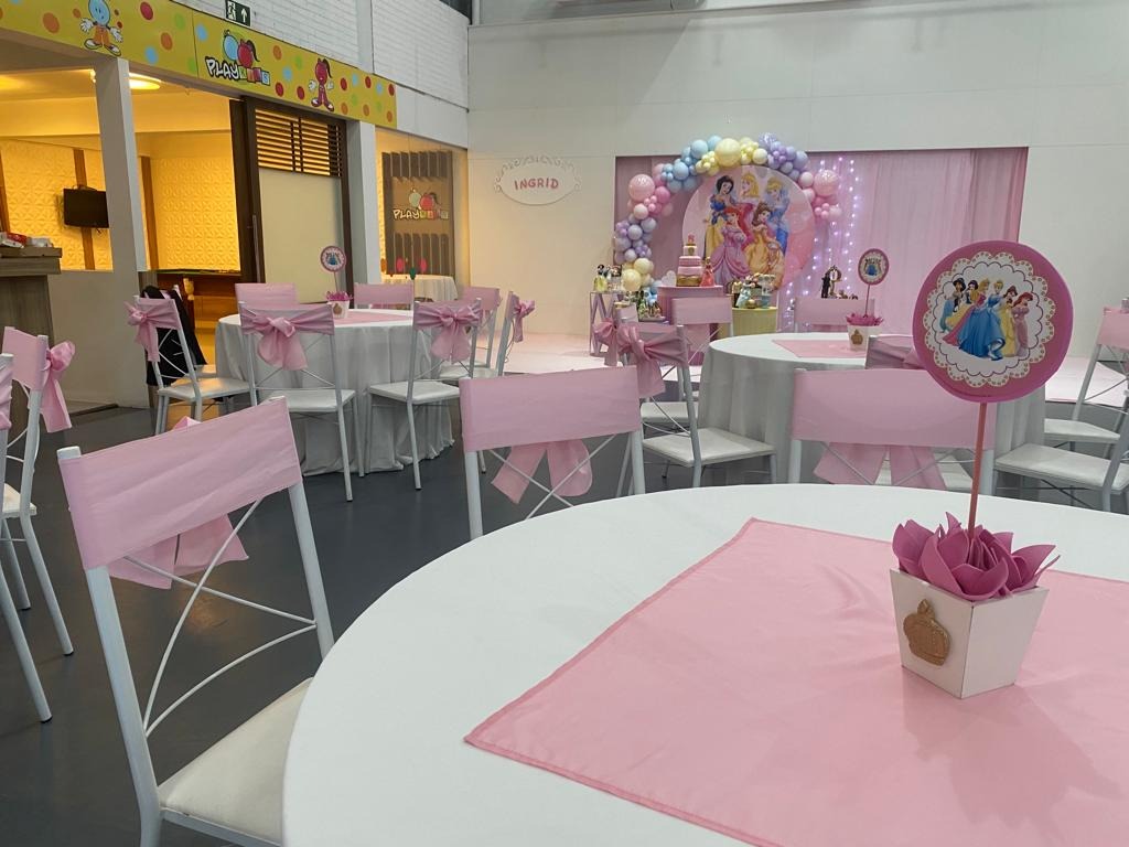 https://www.playkidspark.com.br/assets/userfiles/archives/Decoração Princesas
