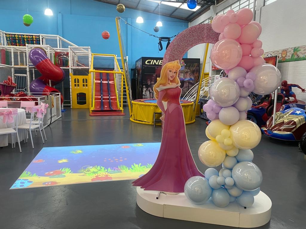 https://www.playkidspark.com.br/assets/userfiles/archives/Princesas 01