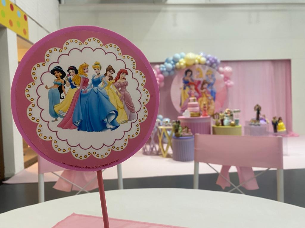 https://www.playkidspark.com.br/assets/userfiles/archives/Princesas Display